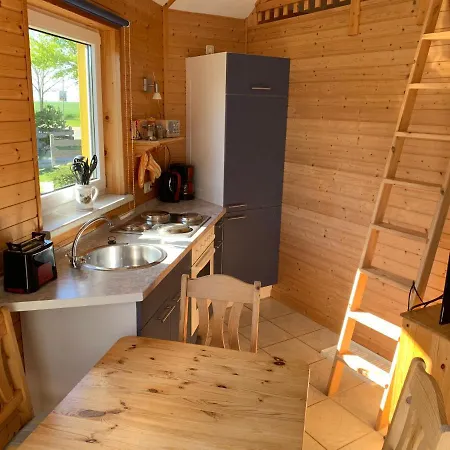 Roter Ostseebungalow Boergerende-Rethwisch